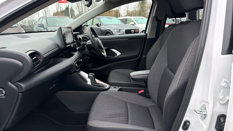 Toyota Yaris 1.5 Hybrid Design 5dr CVT Hybrid Hatchback